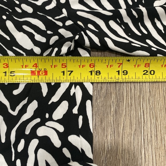 ▪️MERONA Black & White Geometric Animal Print 3/4 Sleeve Dress with Belt MEDIUM - Picture 7 of 13